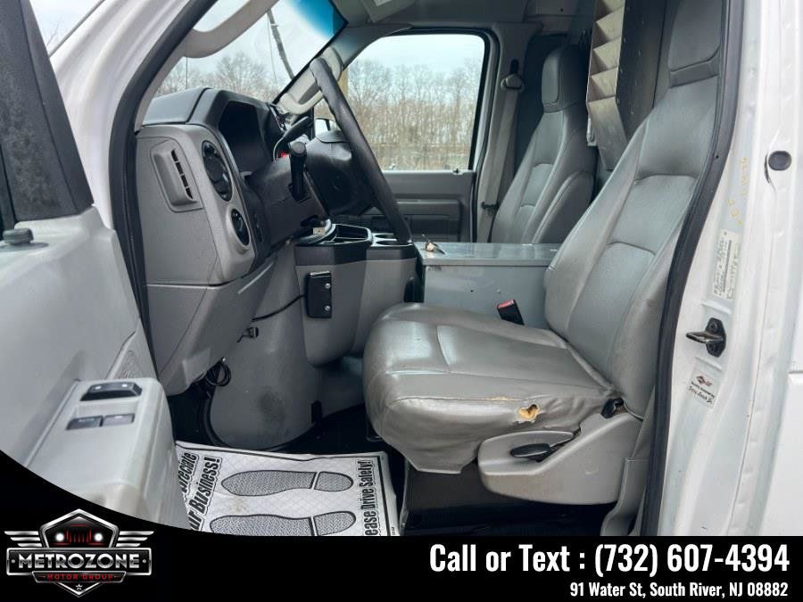 Used 2014 Ford E-350 and Econoline 350 Super Duty w/ Power Group RWD image 25