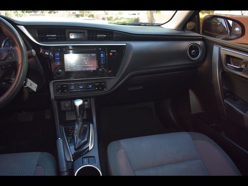 Used 2017 Toyota Corolla LE w/ Carpet Mat Package (TMS) FWD image 30