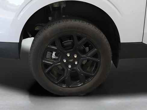 Used 2025 Ford Maverick Lariat w/ Black Appearance Package AWD/4WD image 9