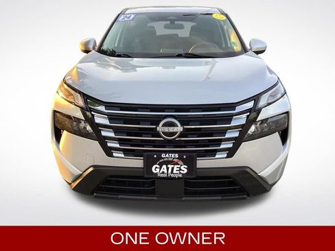 Used 2024 Nissan Rogue SV AWD/4WD image 3