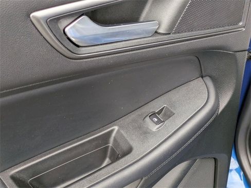 Used 2022 Ford Edge SE image 26