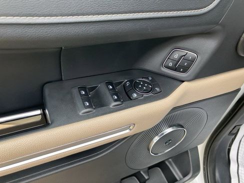 Used 2024 Ford Expedition Max Limited image 10