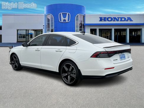 Used 2023 Honda Accord Sport image 4