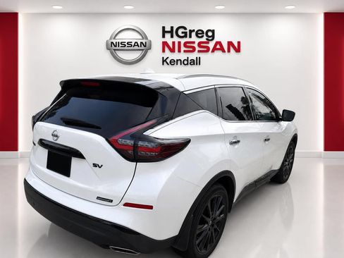Used 2022 Nissan Murano SV w/ SV Midnight Edition Package FWD image 2