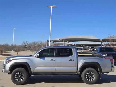 Used 2022 Toyota Tacoma TRD Off-Road image 4