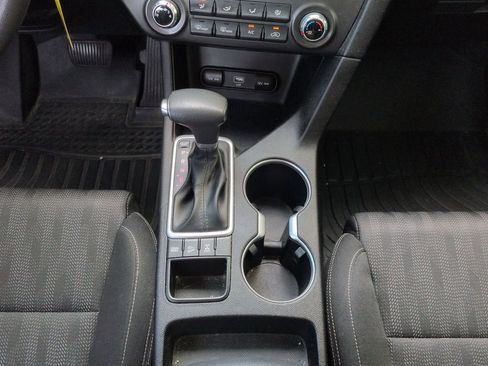 Used 2020 Kia Sportage LX AWD/4WD image 13