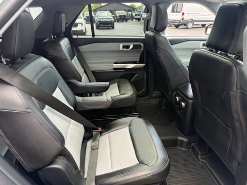 Certified 2023 Ford Explorer XLT w/ Equipment Group 202A AWD/4WD image 17