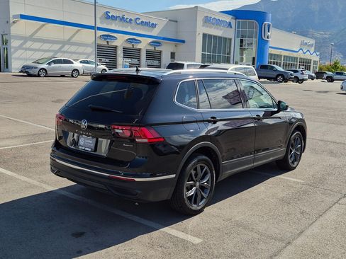 Used 2022 Volkswagen Tiguan SE AWD/4WD image 3
