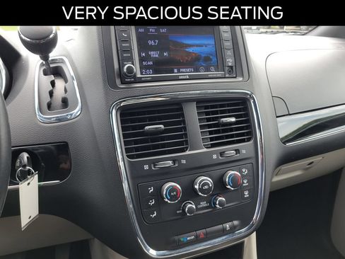 Used 2018 Dodge Grand Caravan SXT FWD image 24