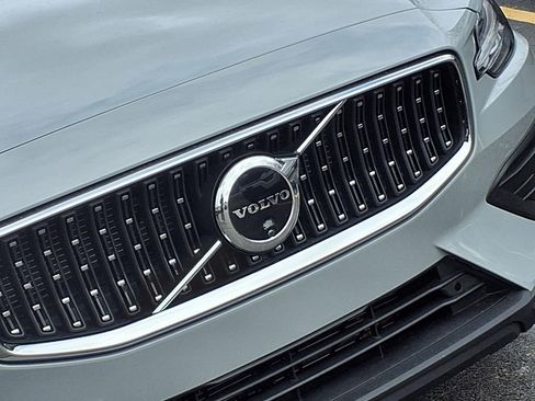 Used 2025 Volvo V60 B5 Cross Country Plus image 27