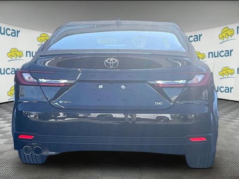 Used 2025 Toyota Camry SE image 5