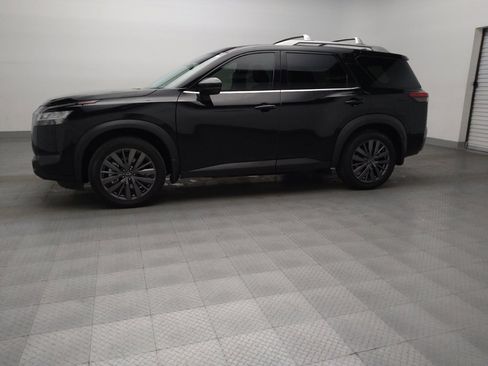 Used 2022 Nissan Pathfinder SL w/ SL Premium Package FWD image 2