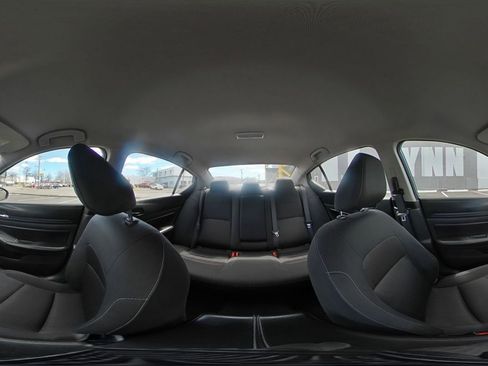 Used 2025 Nissan Altima 2.5 SV FWD image 41