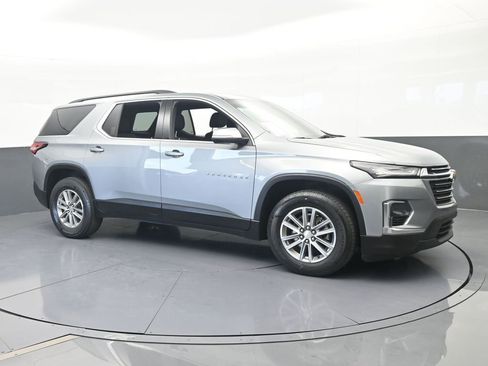 Used 2023 Chevrolet Traverse LT FWD image 8