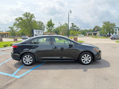 Used 2021 Toyota Corolla LE FWD image 4