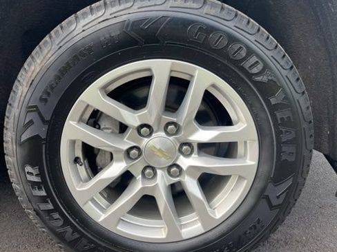 Used 2021 Chevrolet Silverado 1500 LT AWD/4WD image 34