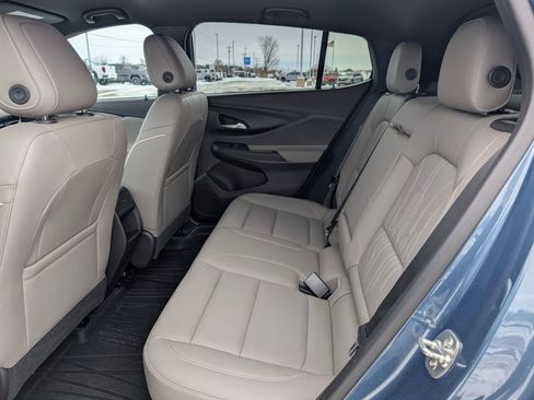 Certified 2025 Buick Envista Avenir image 26