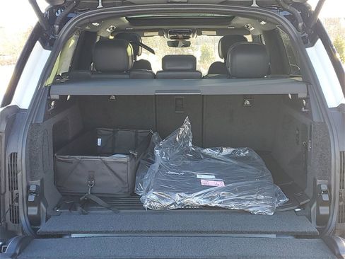 New 2026 Land Rover Range Rover SE image 7