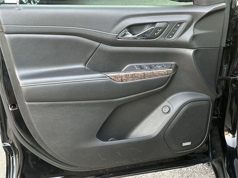 Used 2020 GMC Acadia Denali image 22