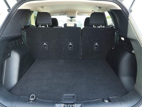 Used 2020 Ford Escape SE Sport image 9