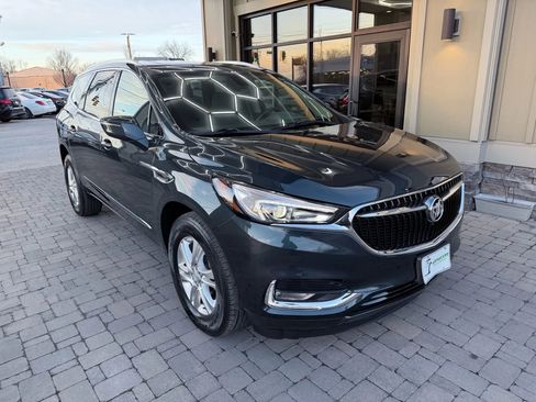 Used 2018 Buick Enclave Essence image 3