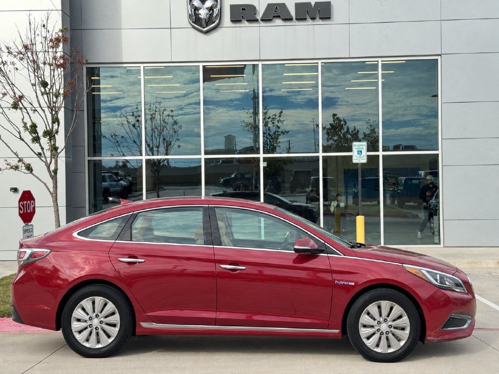 Used 2016 Hyundai Sonata SE FWD image 3