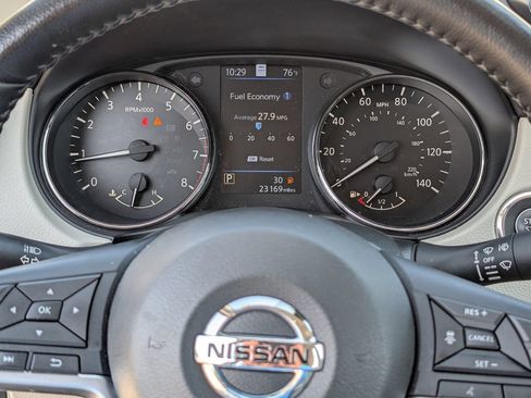 Used 2022 Nissan Rogue Sport SL AWD/4WD image 17