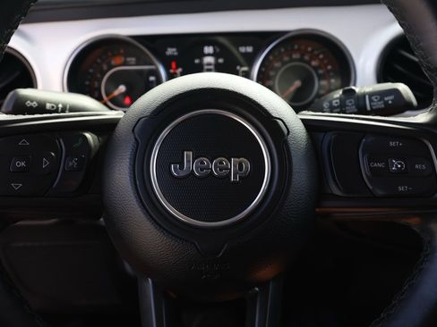 Used 2021 Jeep Wrangler Unlimited Islander image 25