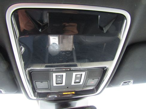 Used 2021 Land Rover Range Rover P525 Westminster Edition LWB image 38