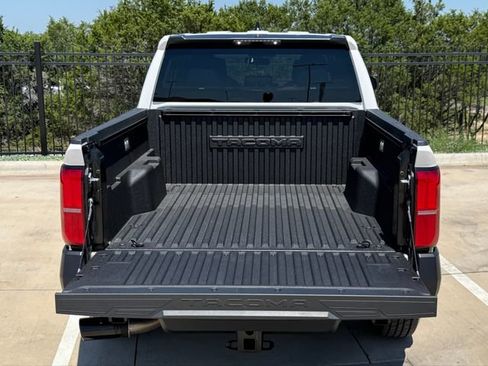 Used 2026 Toyota Tacoma SR AWD/4WD image 27
