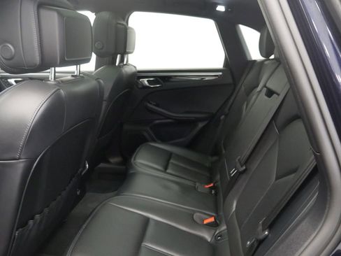 Certified 2023 Porsche Macan AWD/4WD image 21
