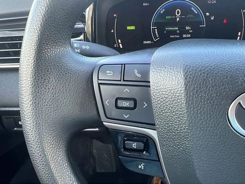 Used 2025 Toyota Camry LE FWD image 14