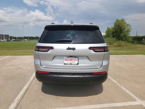 Used 2024 Jeep Grand Cherokee L Altitude RWD image 6