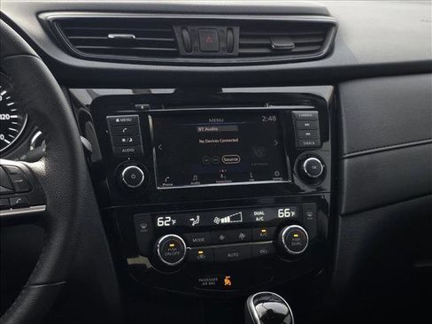Used 2019 Nissan Rogue SV FWD image 21