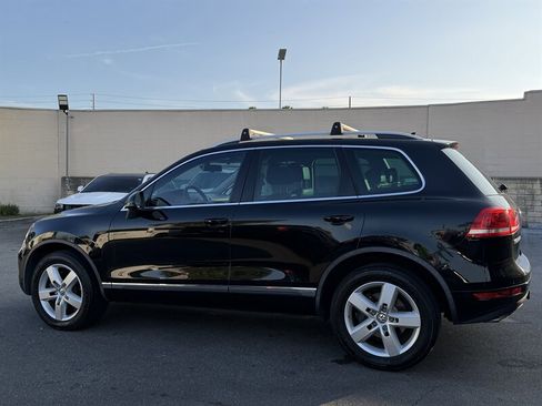 Used 2012 Volkswagen Touareg Hybrid image 12