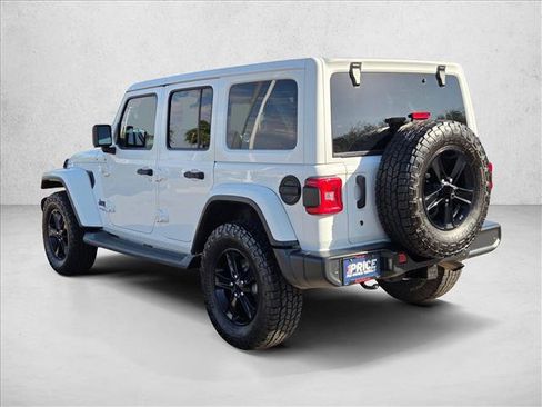 Used 2019 Jeep Wrangler Unlimited Sahara AWD/4WD image 8