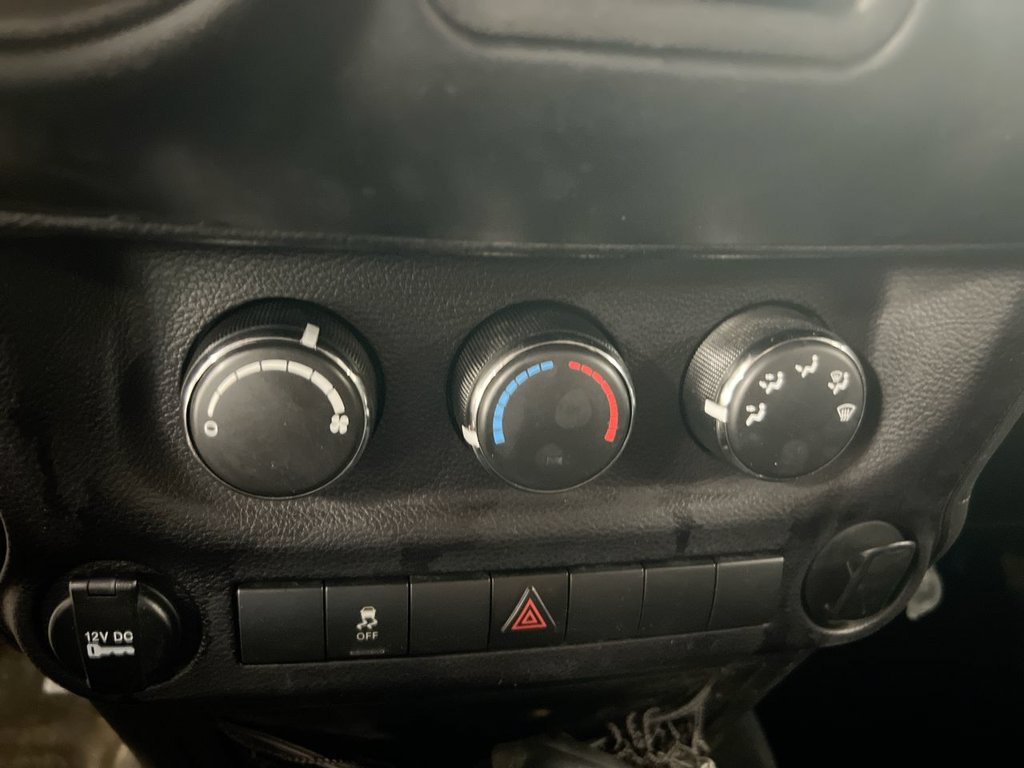 Used 2015 Jeep Wrangler Sport AWD/4WD image 14