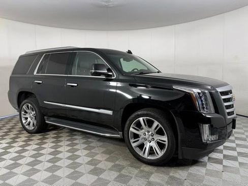 Used 2016 Cadillac Escalade Luxury RWD image 12