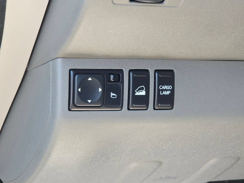Used 2021 Nissan Frontier SV AWD/4WD image 7