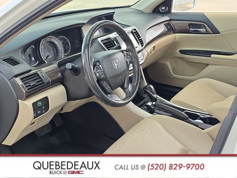 Used 2017 Honda Accord Touring image 10