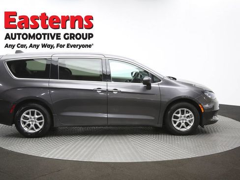 Used 2023 Chrysler Voyager LX image 45