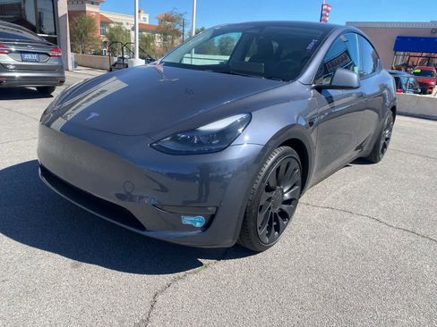 Used 2023 Tesla Model Y Performance image 1