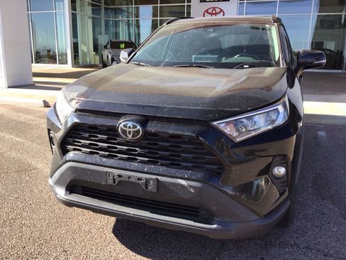 Used 2019 Toyota RAV4 XLE w/ Convenience Package FWD image 12