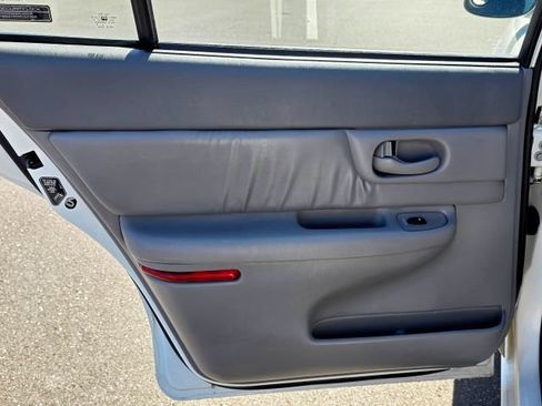 Used 2001 Buick Century Custom w/ Premium Pkg FWD image 44