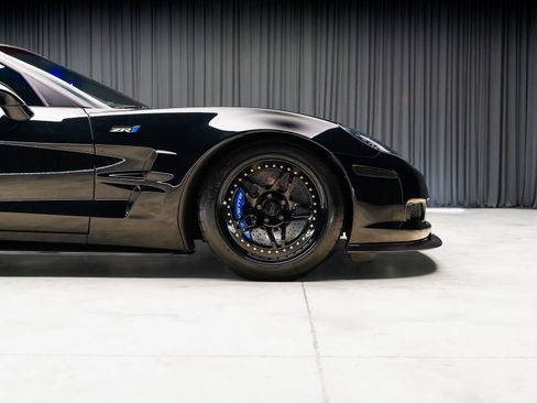 Used 2009 Chevrolet Corvette ZR1 w/ Preferred Equipment Group RWD image 30