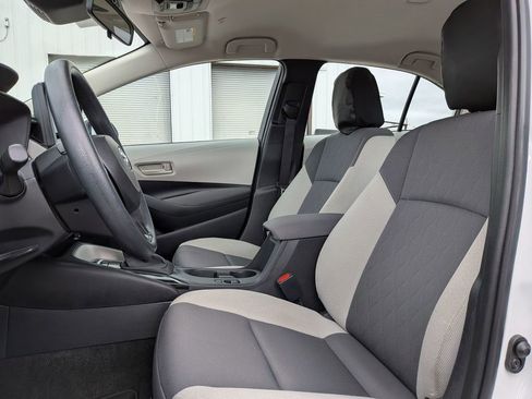 Used 2025 Toyota Corolla LE image 10