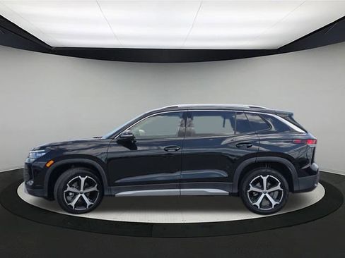 New 2025 Volkswagen Tiguan SE image 4