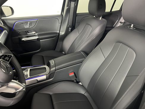 New 2025 Mercedes-Benz GLB 250 4MATIC image 15