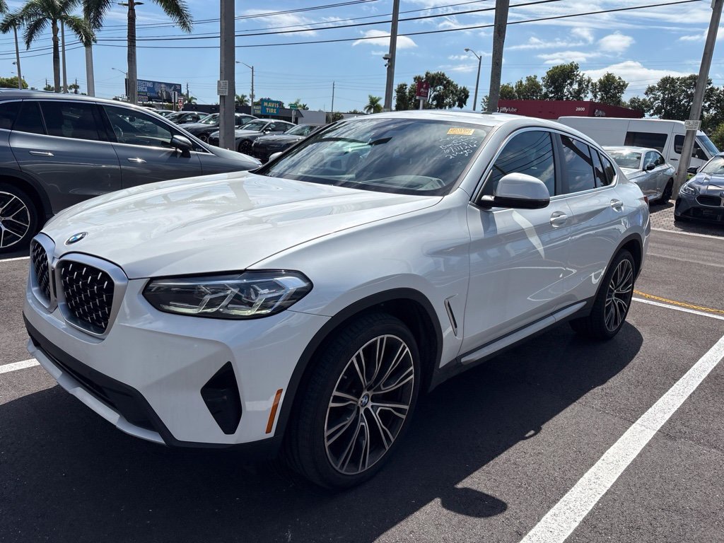 Used 2024 BMW X4 xDrive30i w/ Premium Package AWD/4WD image 9