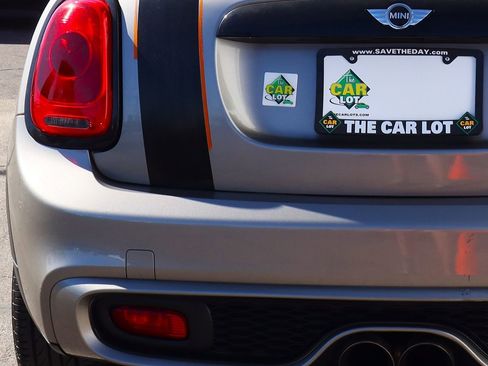 Used 2017 MINI Cooper S image 19